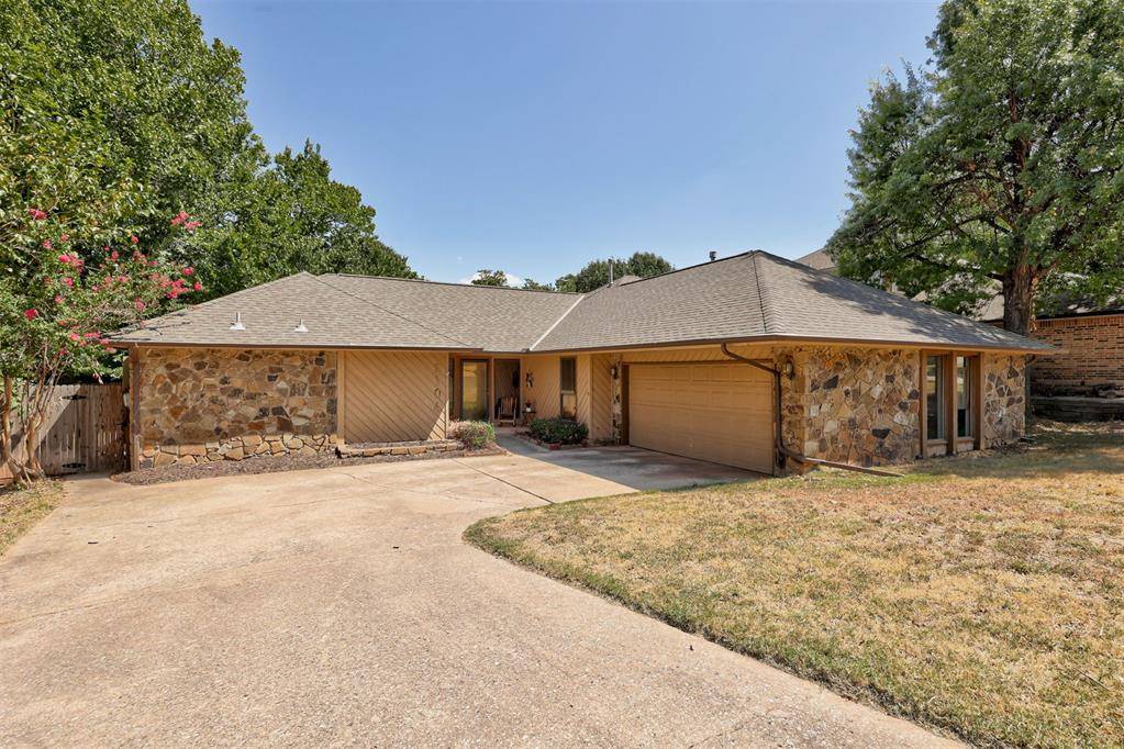 2104 Bent Twig CIR, Edmond, OK 73013