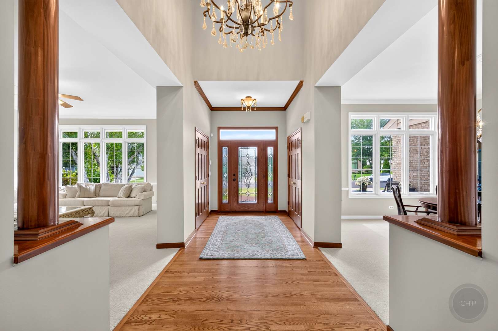 4020 White Eagle DR, Naperville, IL 60564