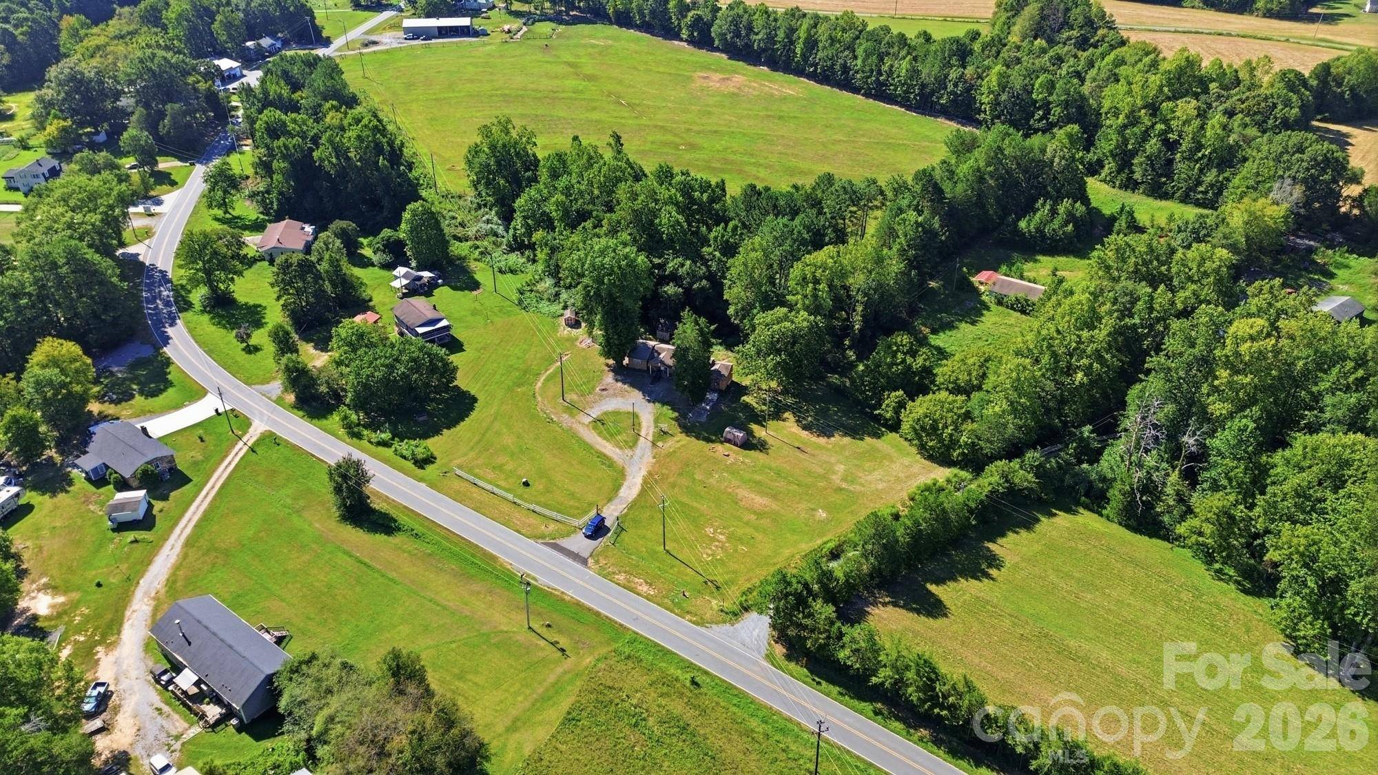 1021 Ramseur RD, Bessemer City, NC 28016