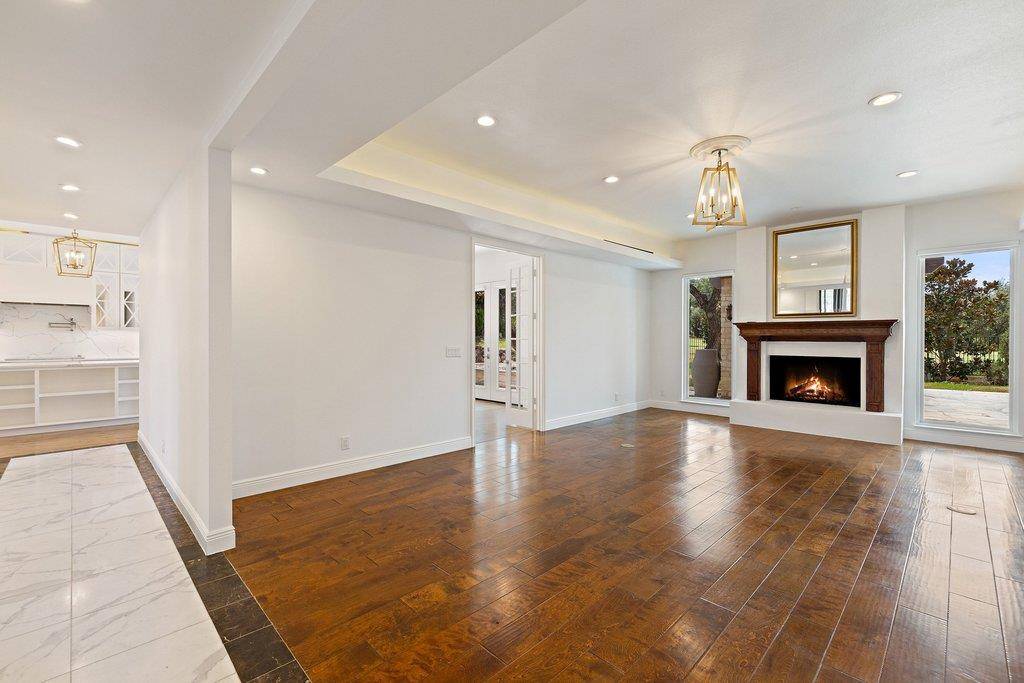 17 Hedgebrook WAY, The Hills, TX 78738
