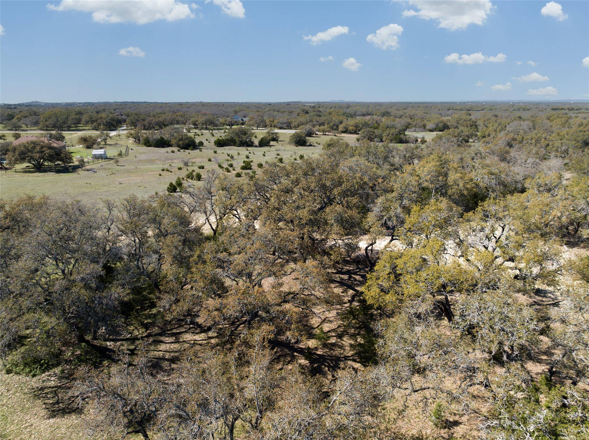 1440 Stone Ridge Mountain DR, Round Mountain, TX 78663