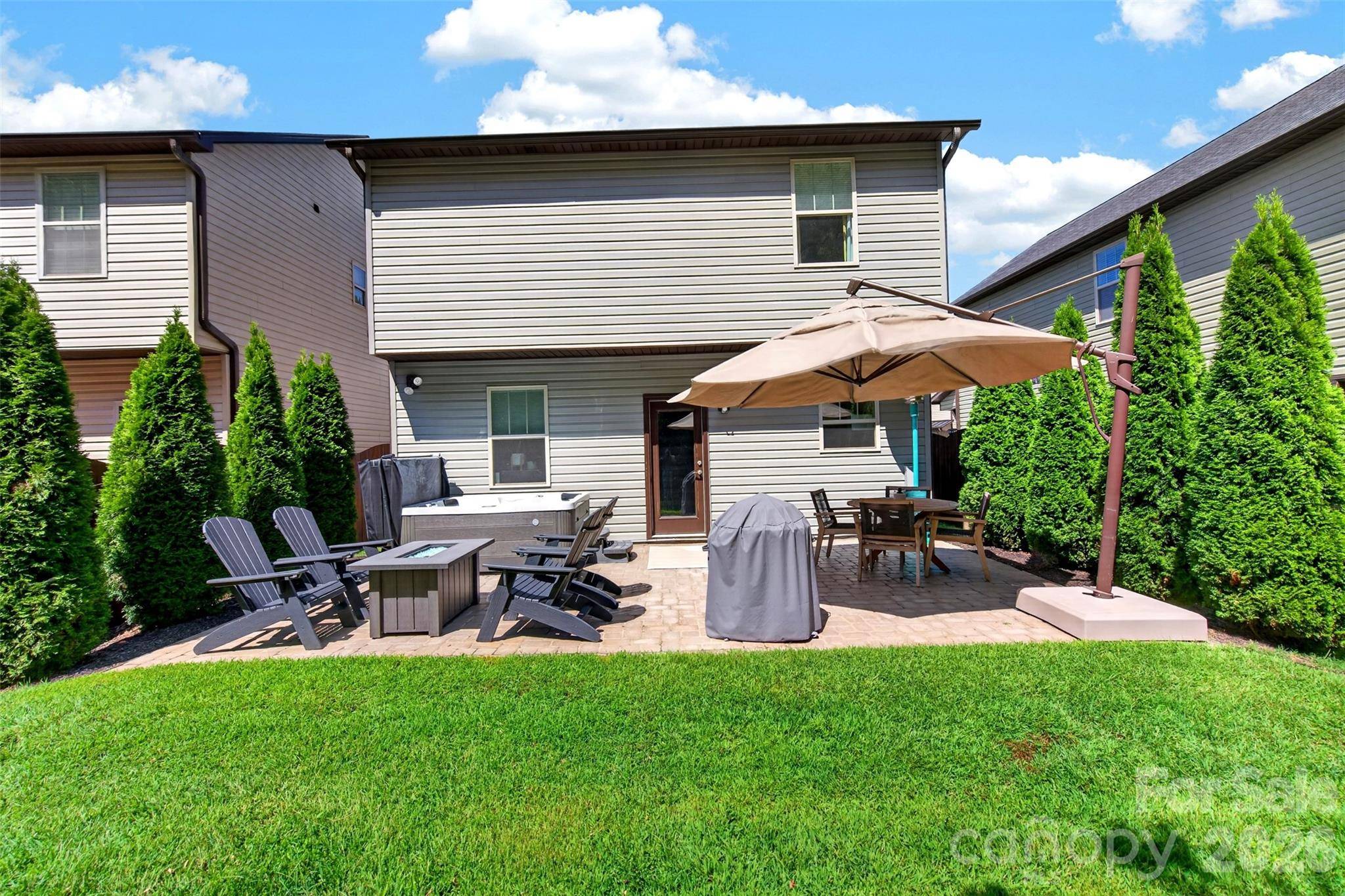 15 Greenly LN, Fletcher, NC 28732