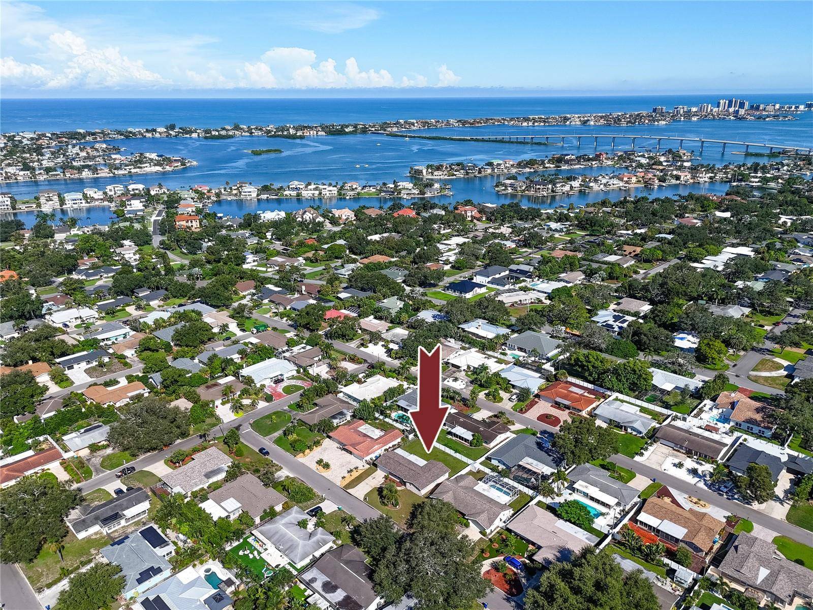 3747 SHADY BLUFFS DR, Largo, FL 33770