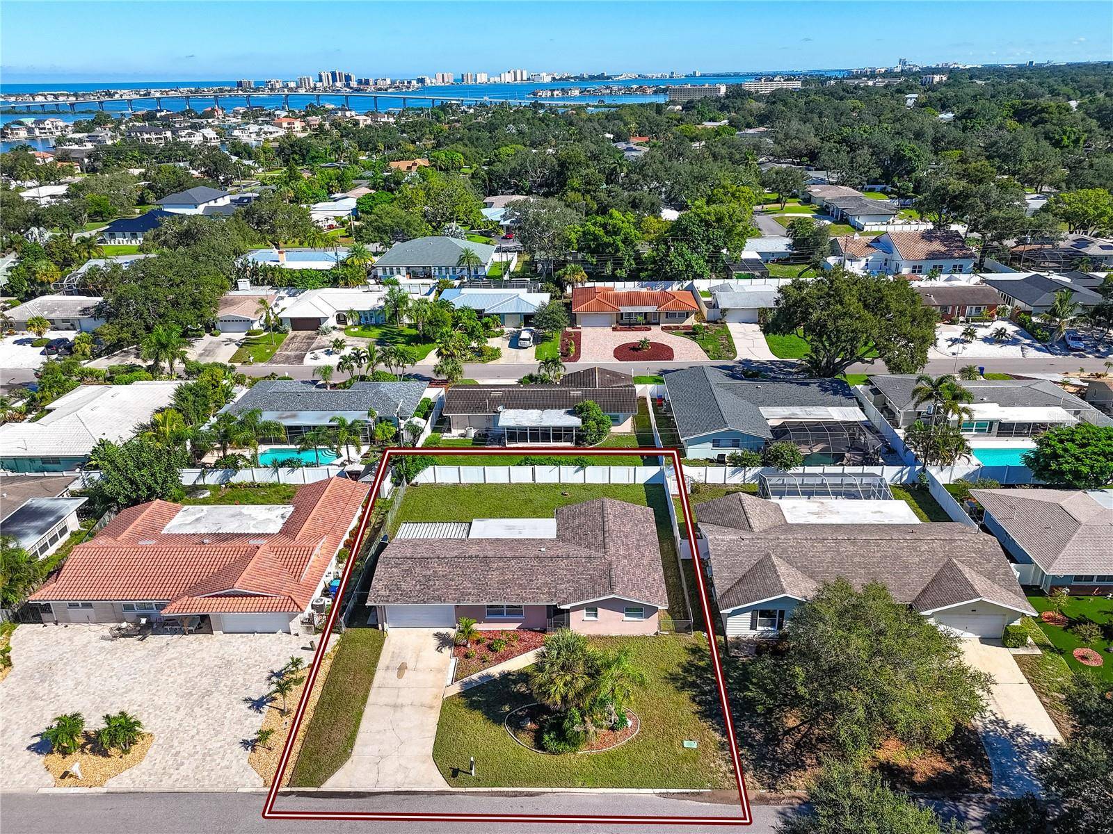 3747 SHADY BLUFFS DR, Largo, FL 33770