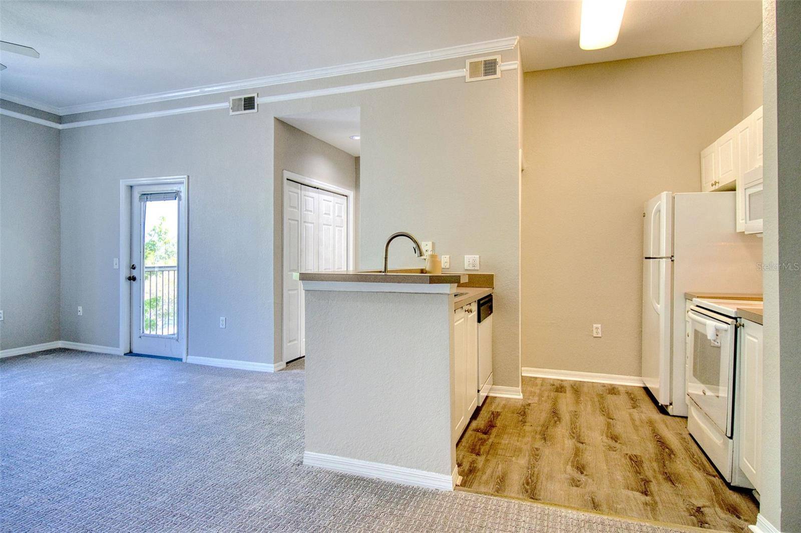 5146 NORTHRIDGE RD #303, Sarasota, FL 34238