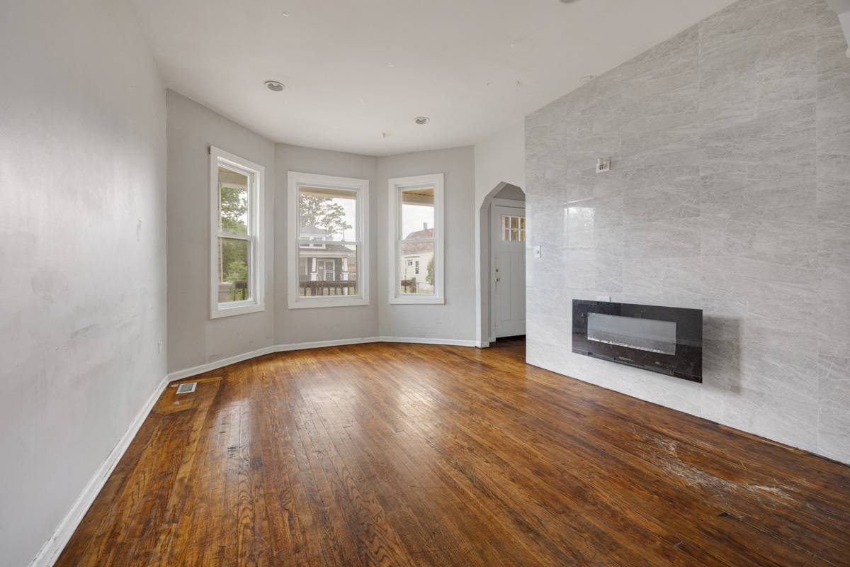 1508 W 72nd ST, Chicago, IL 60636