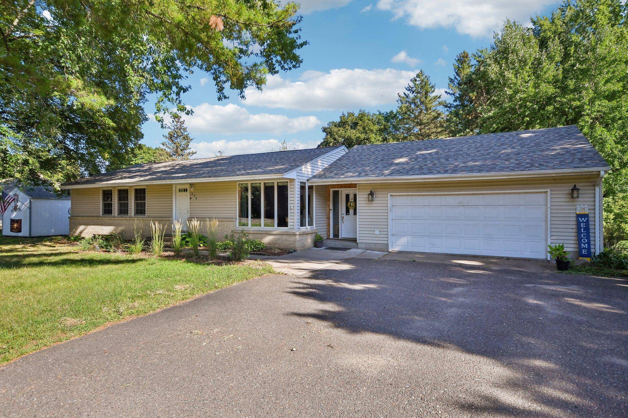 906 N Cascade ST, Osceola, WI 54020