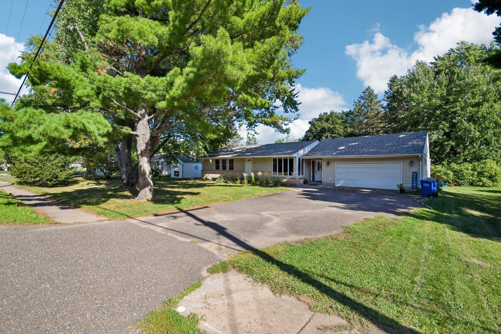906 N Cascade ST, Osceola, WI 54020