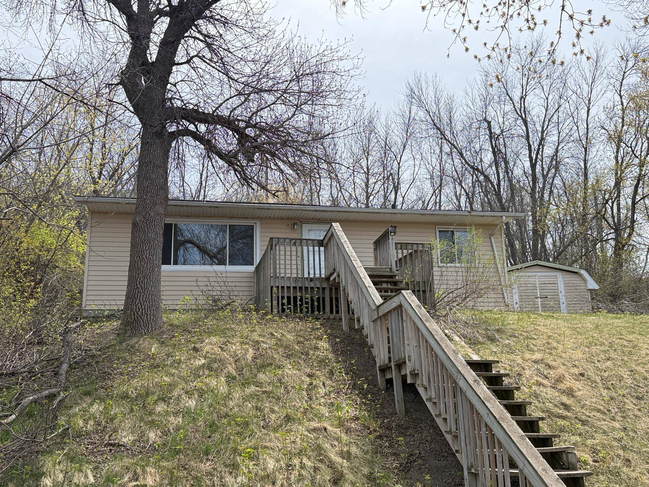 622 Valley AVE SE, Valley City, ND 58072