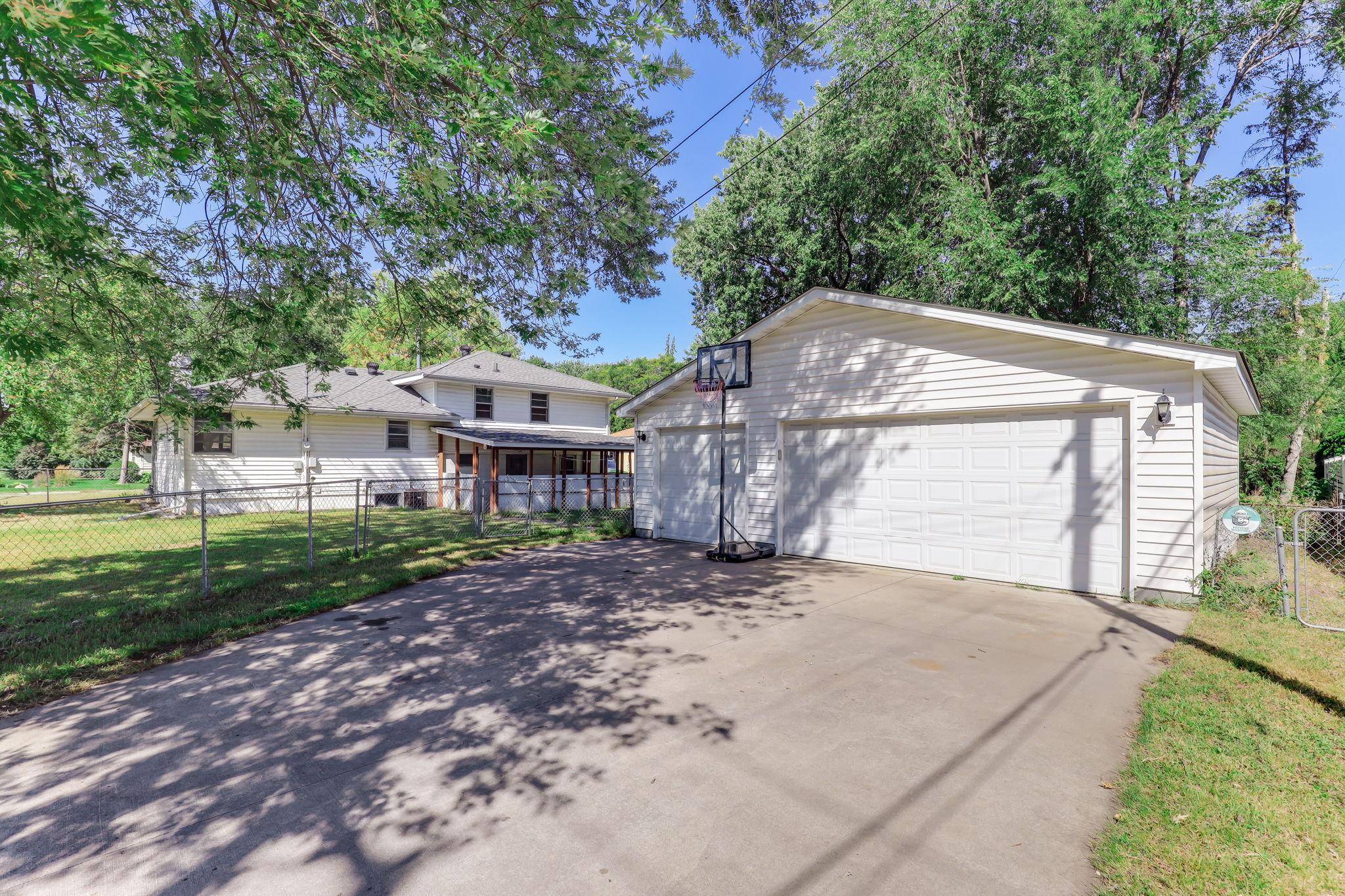 6900 Toledo AVE N, Brooklyn Center, MN 55429