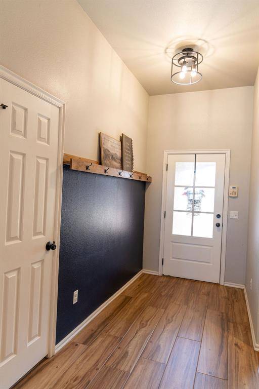 4412 Applegate DR, Moore, OK 73160