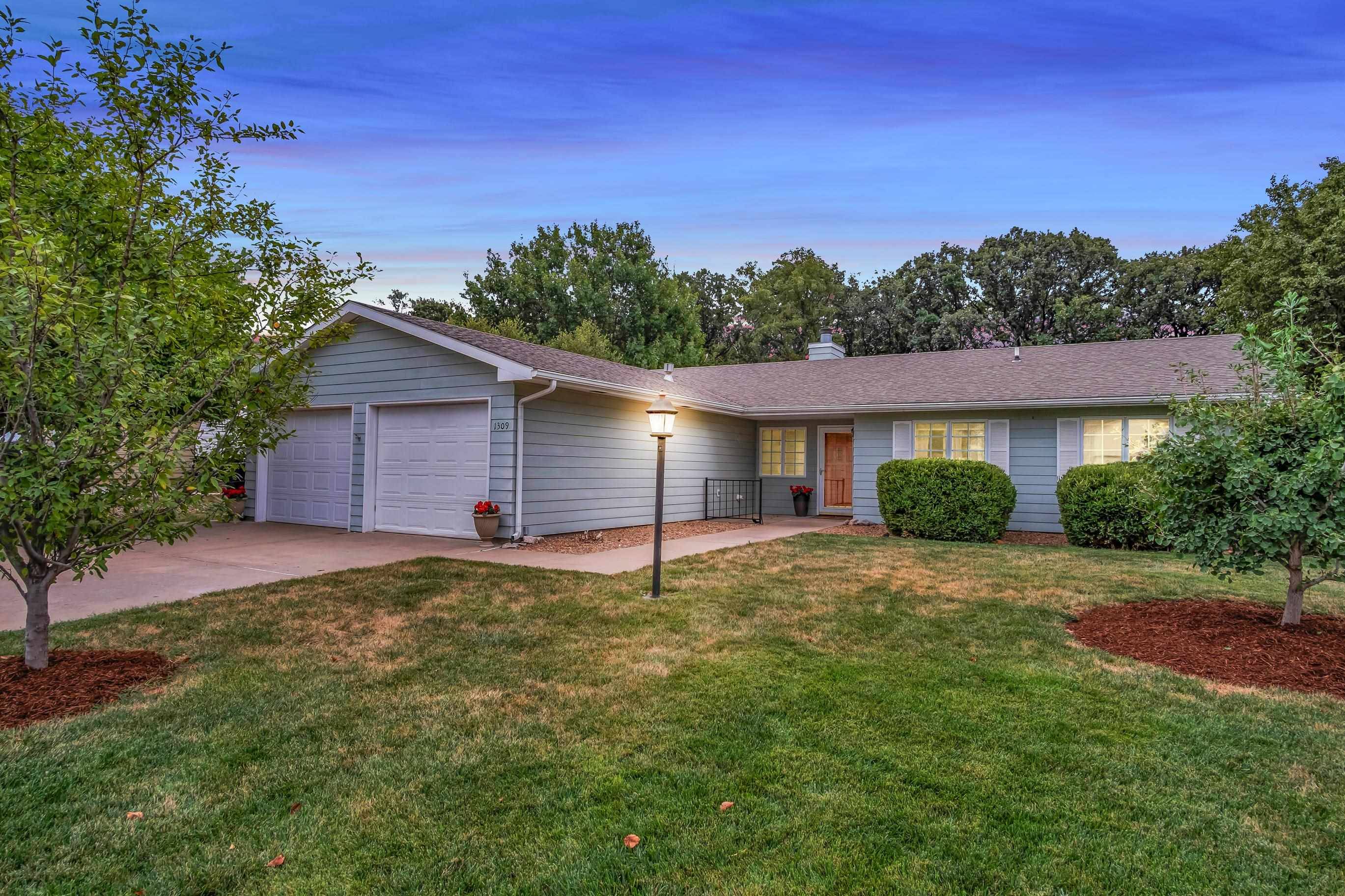 1309 Trinity Dr, Newton, KS 67114