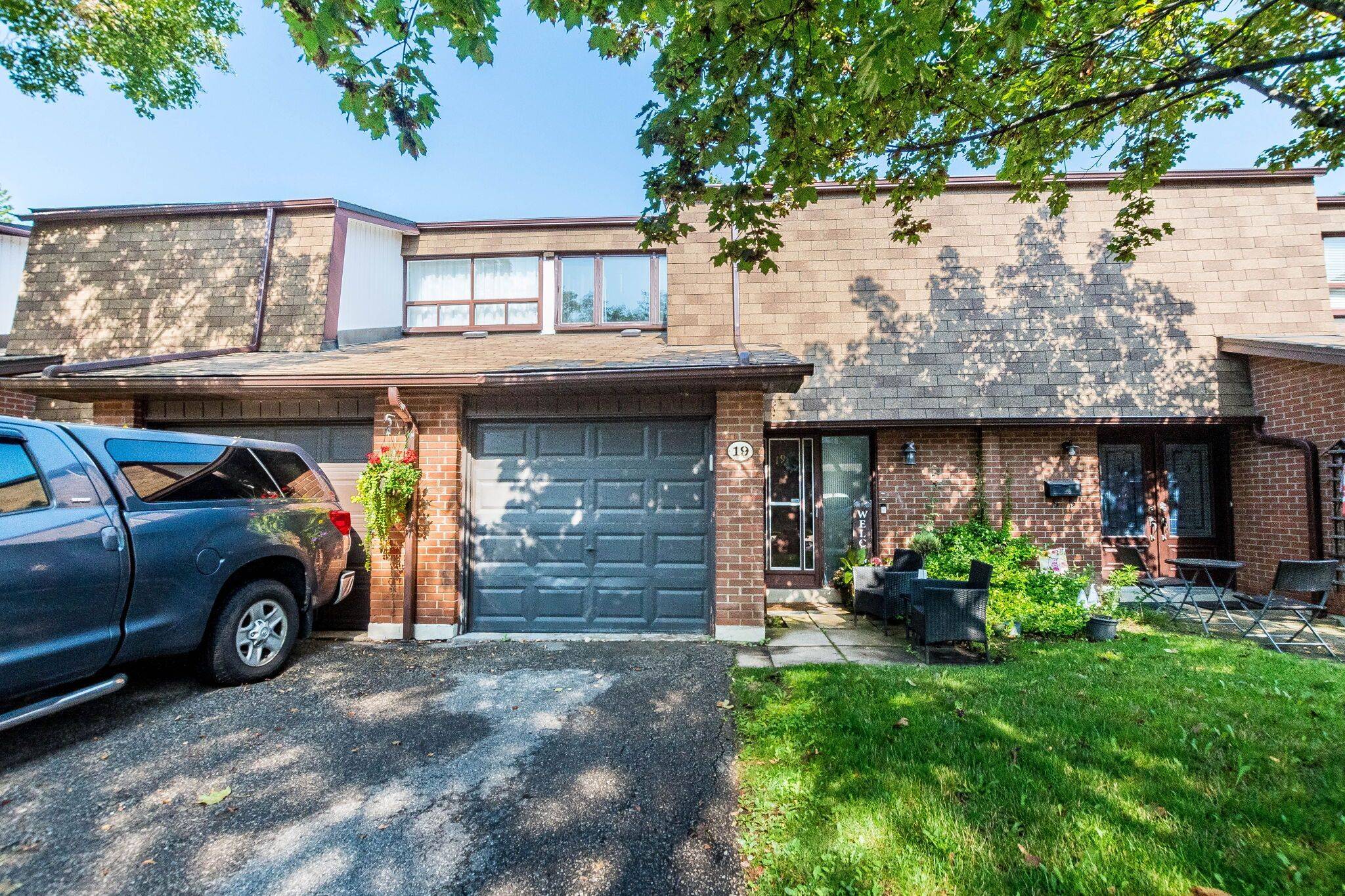 600 Silver Creek BLVD #19, Mississauga, ON L5A 2B4