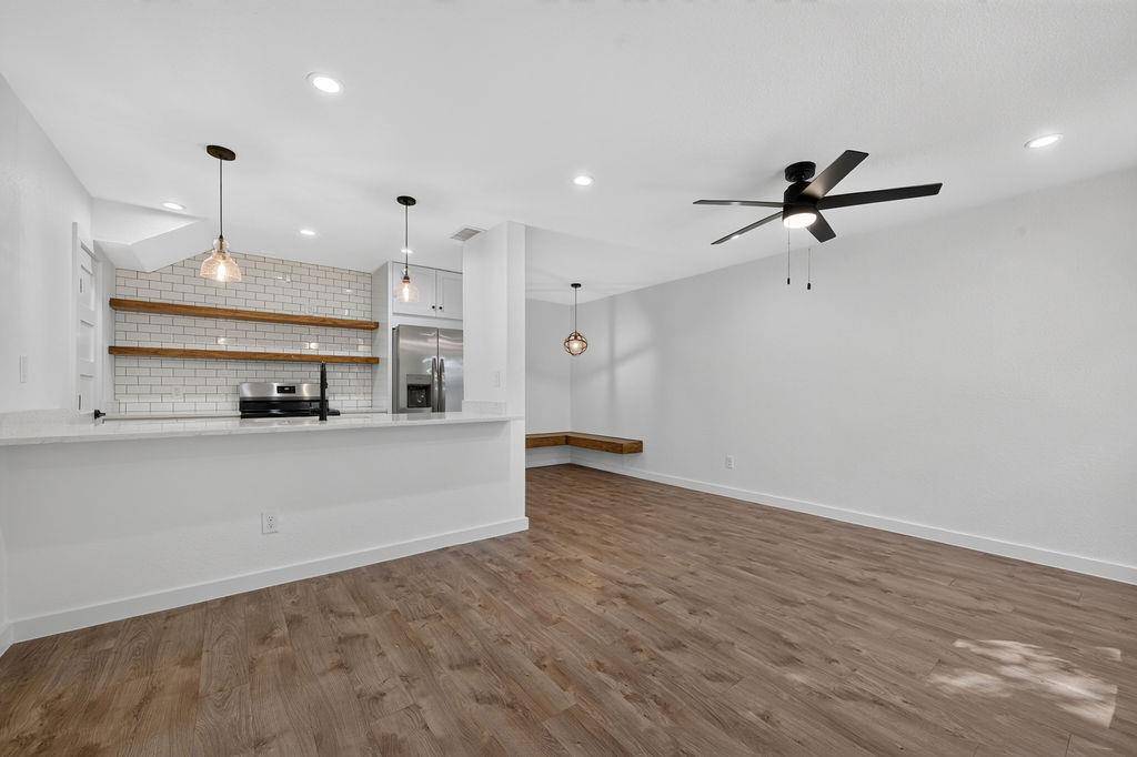 2124 Burton DR #133, Austin, TX 78741