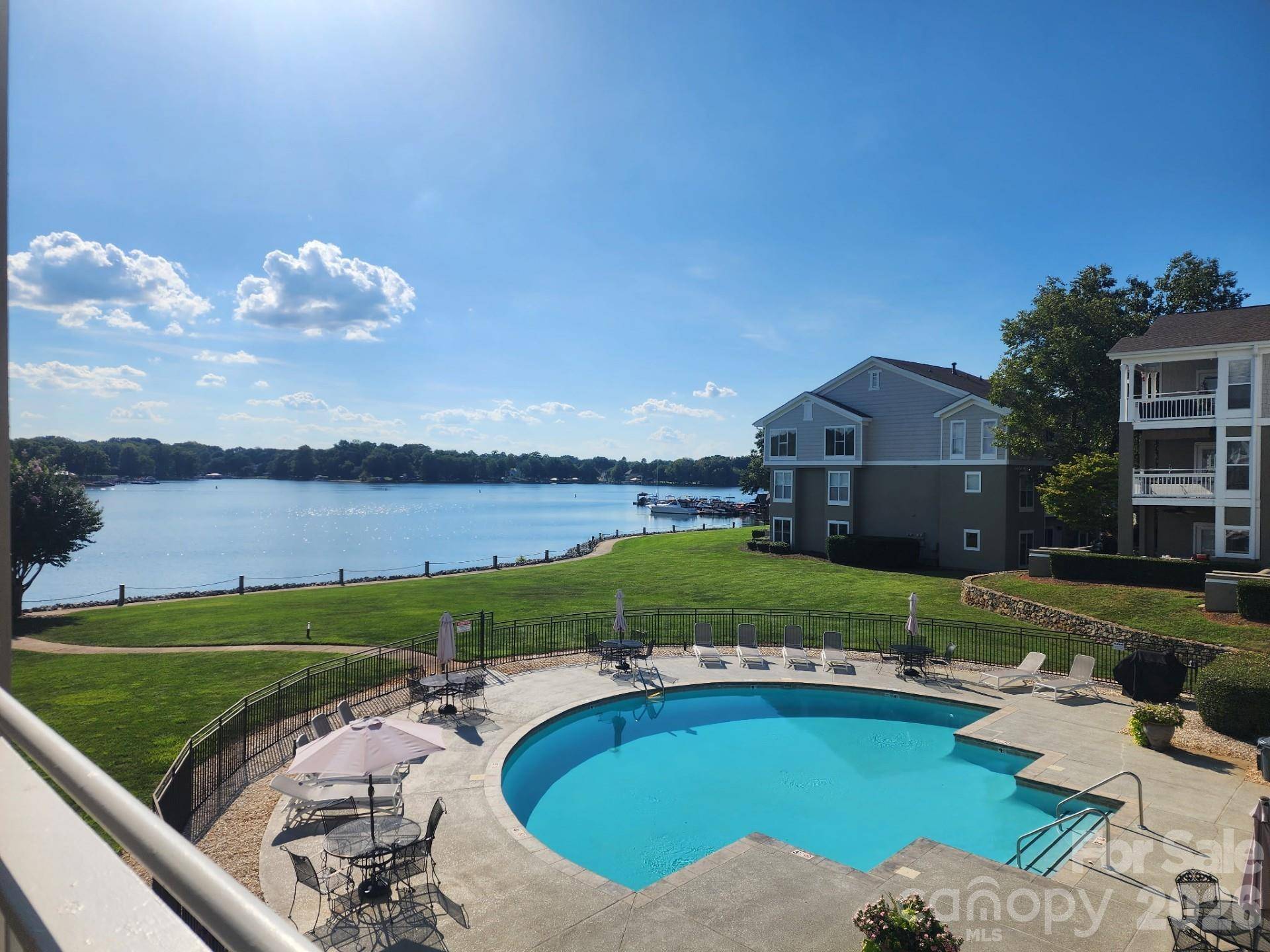 1332 Torrence CIR, Davidson, NC 28036