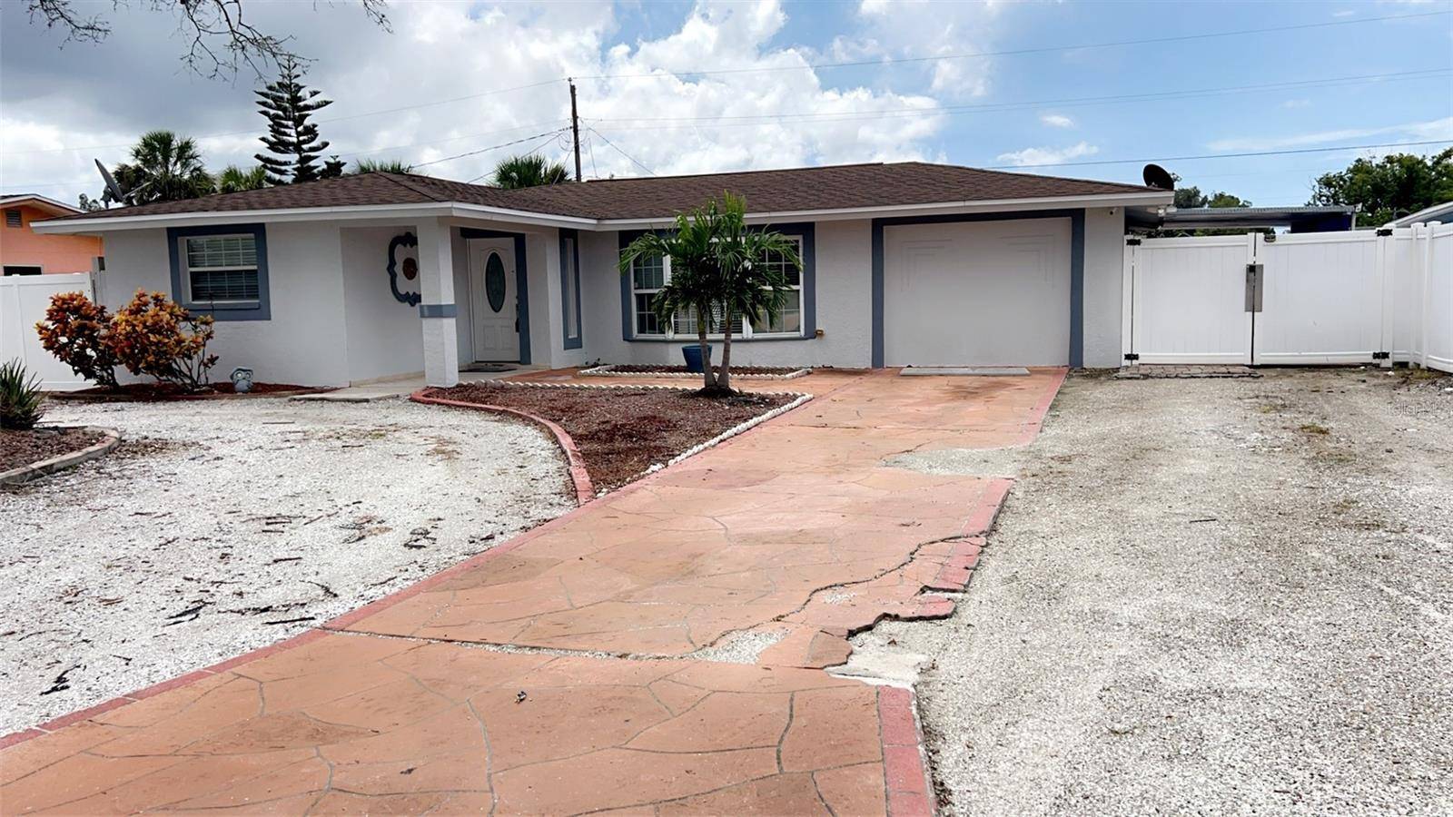3100 LAKE RIDGE DR, Sarasota, FL 34237