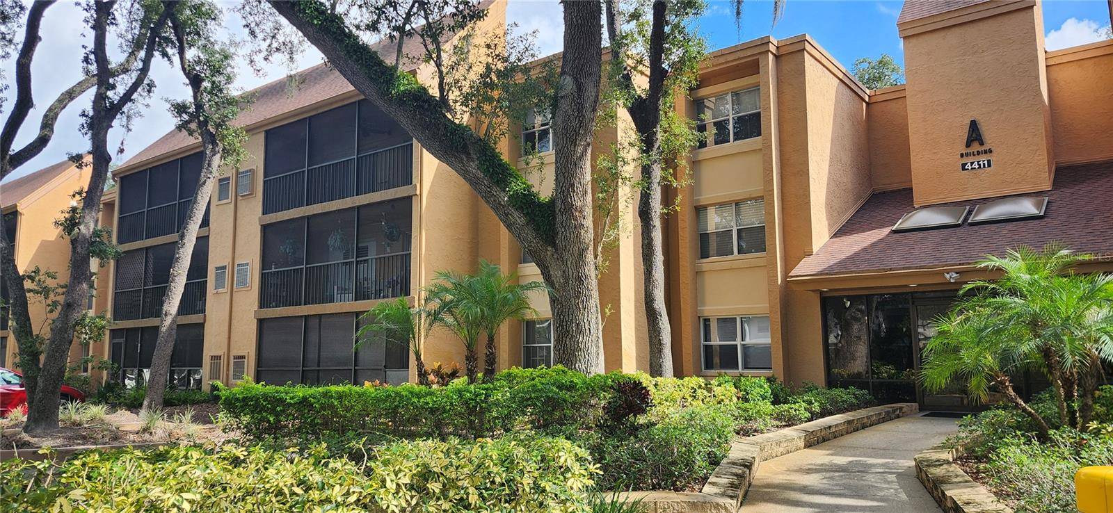 4411 SHADY TERRACE LN #214, Tampa, FL 33613