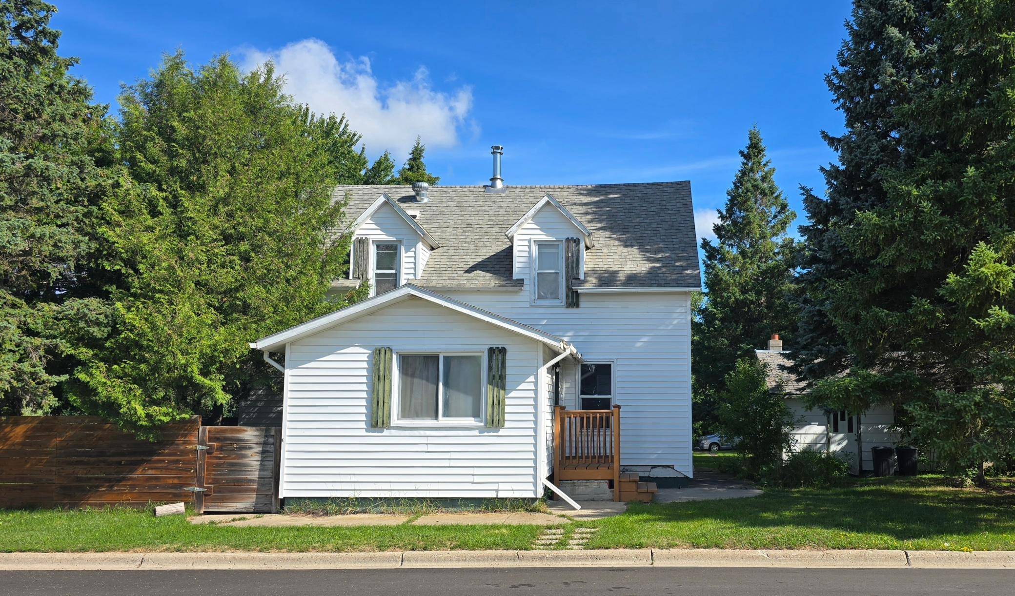 125 4th AVE SE, Clearbrook, MN 56634