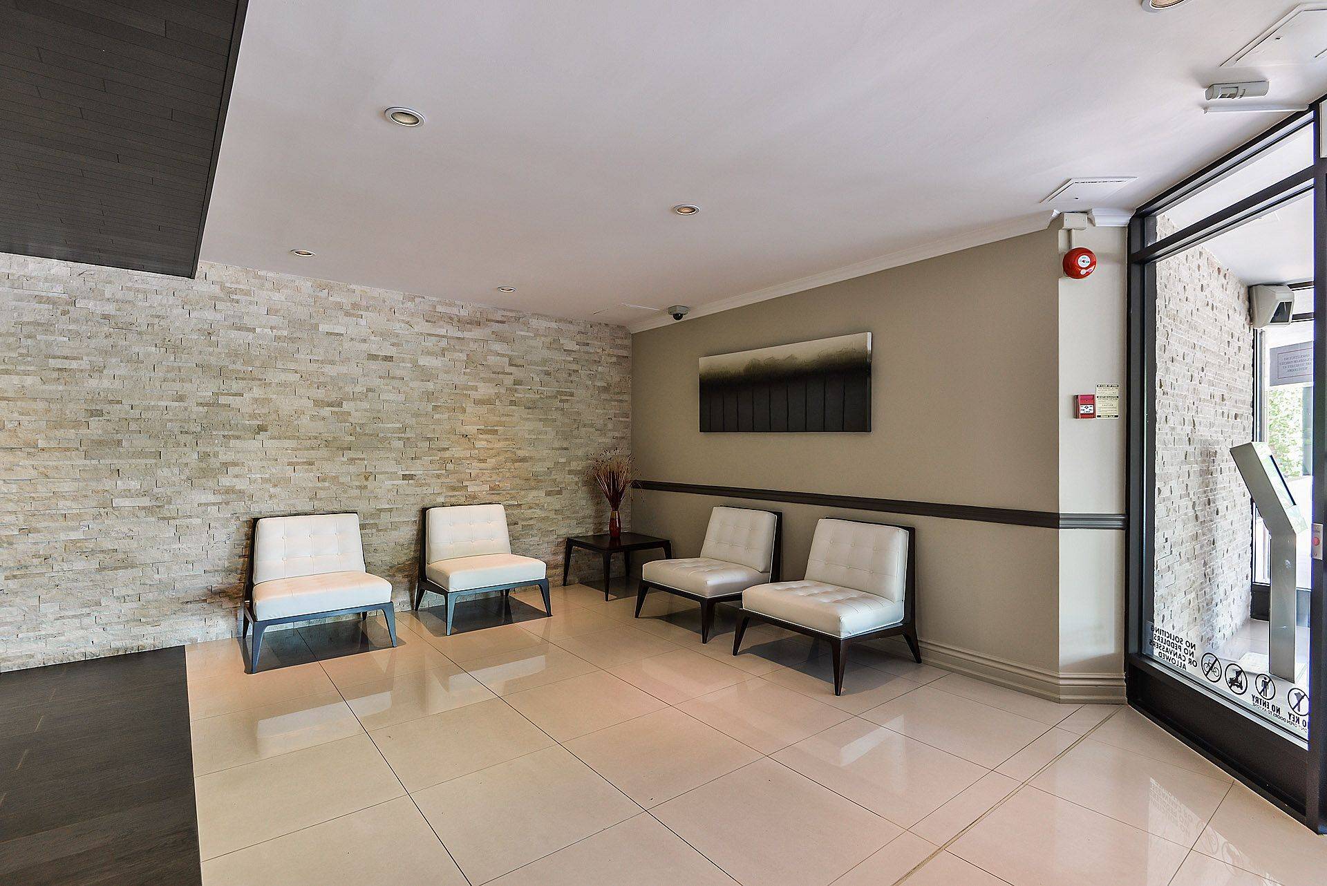 1485 Lakeshore RD E #411, Mississauga, ON L5E 3G2