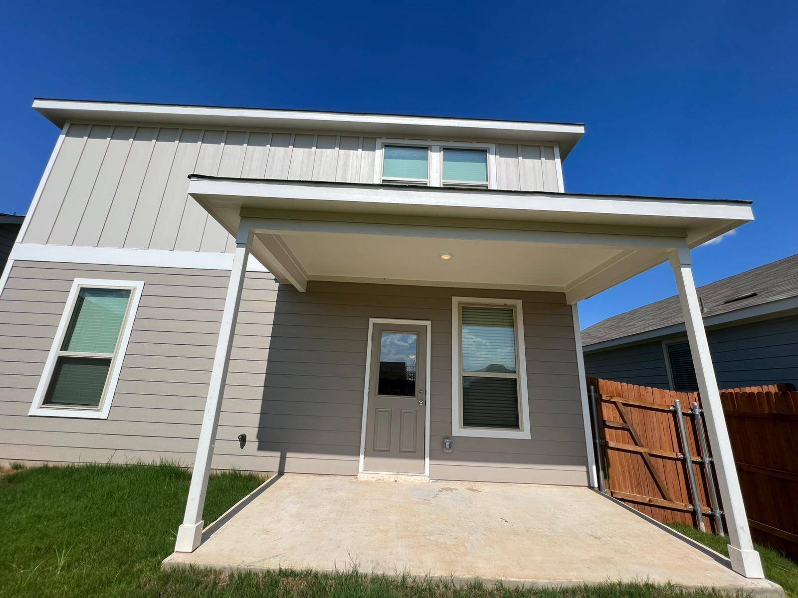 40 Pacific Loon ST, Leander, TX 78642