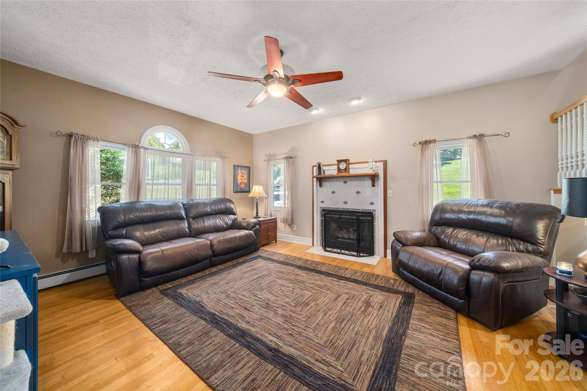 22 Dogwood CIR, Burnsville, NC 28714