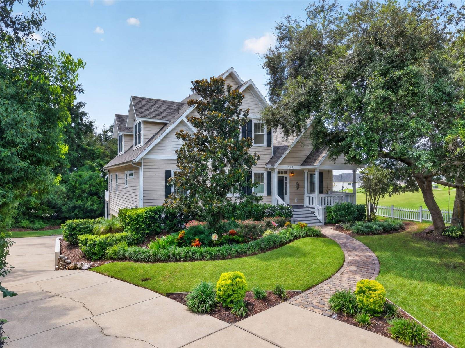 580 W 10TH AVE, Mount Dora, FL 32757