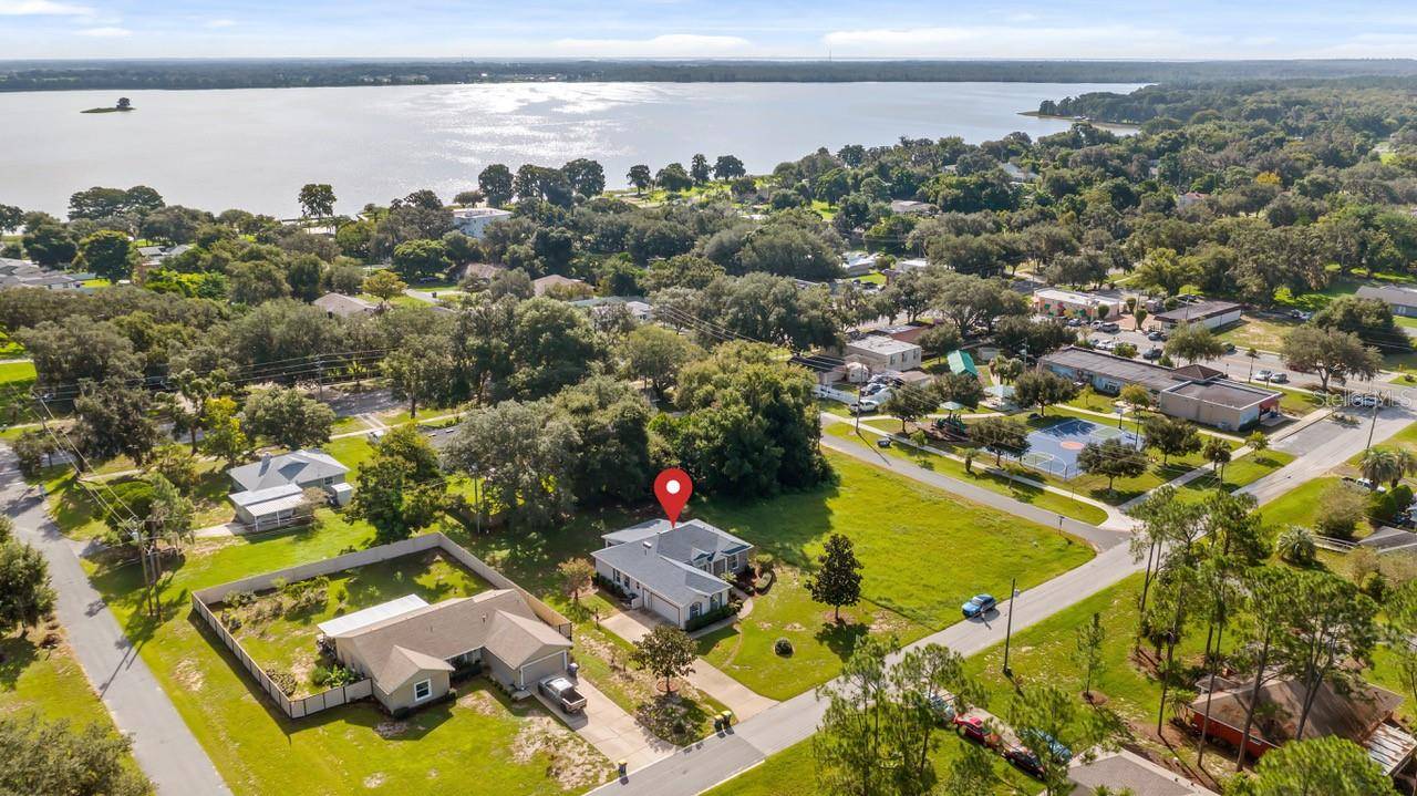 202 N DIXIE DR, Howey In The Hills, FL 34737