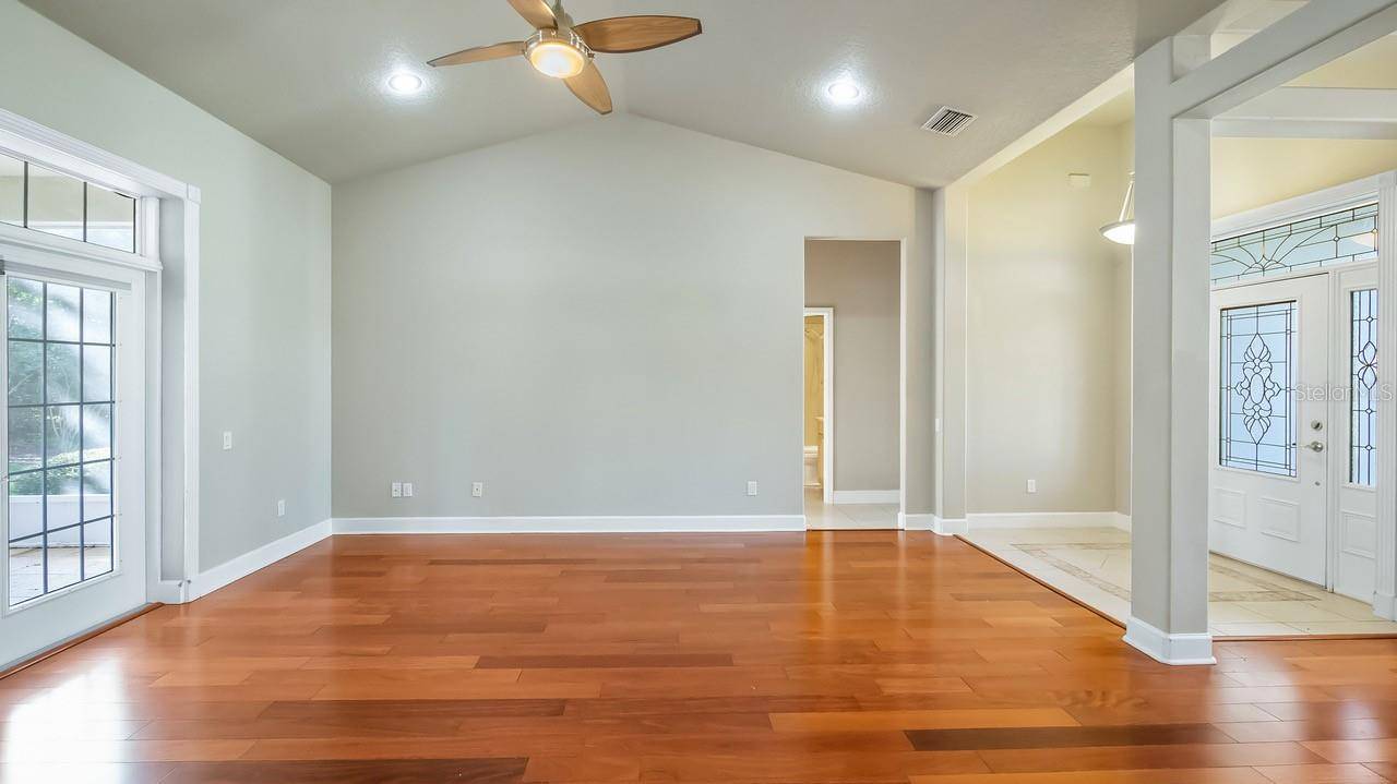 202 N DIXIE DR, Howey In The Hills, FL 34737