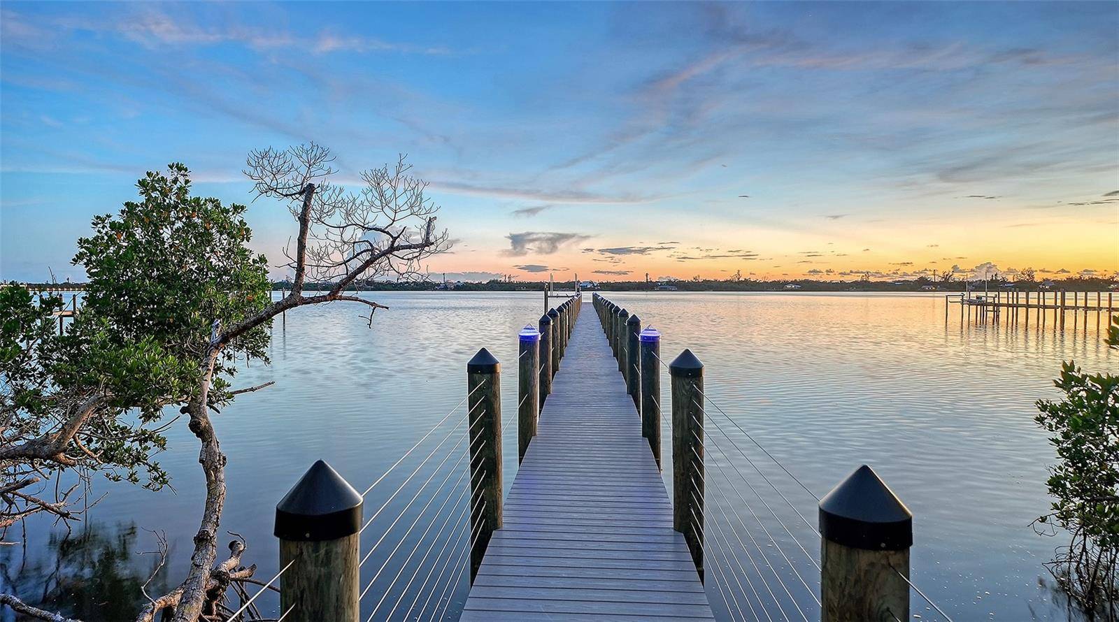 1115 BAYSHORE DR, Englewood, FL 34223