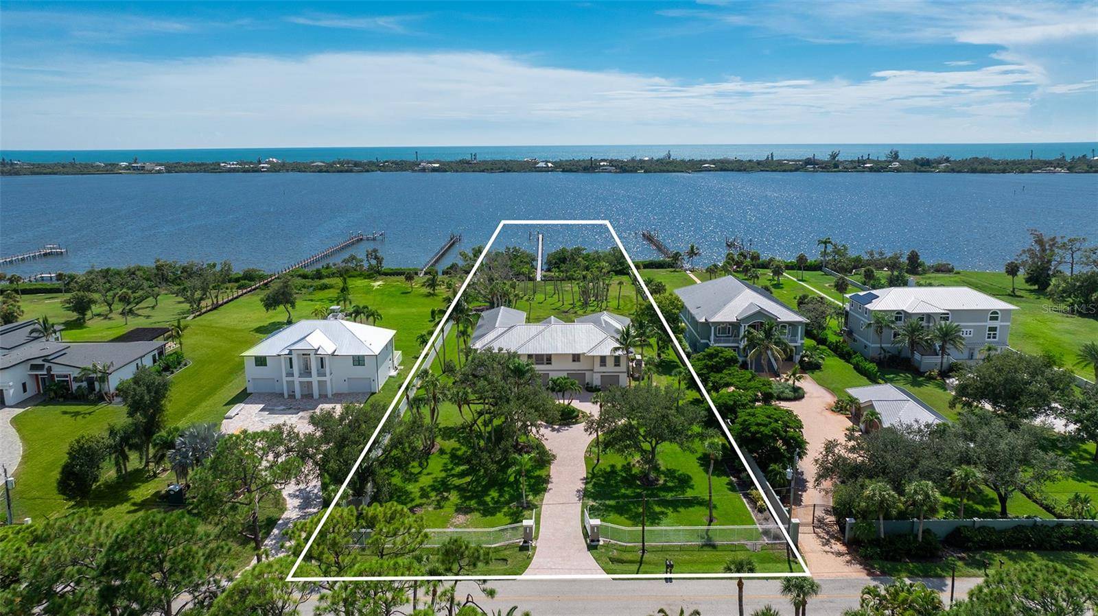 1115 BAYSHORE DR, Englewood, FL 34223