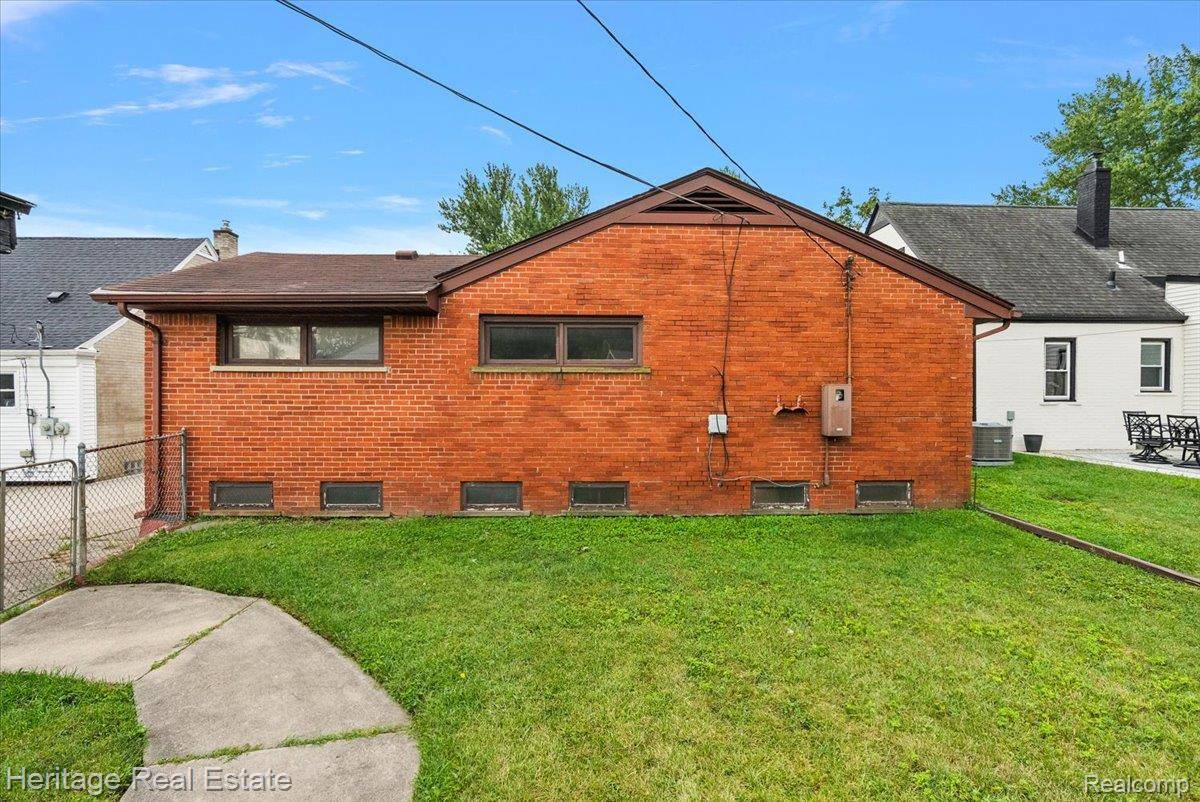 818 Phillips AVE, Originalcity, MI 48017