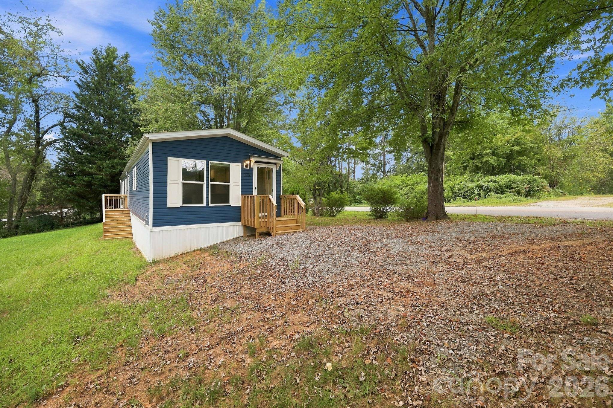 146 & 148 Bradshaw CIR, Candler, NC 28715