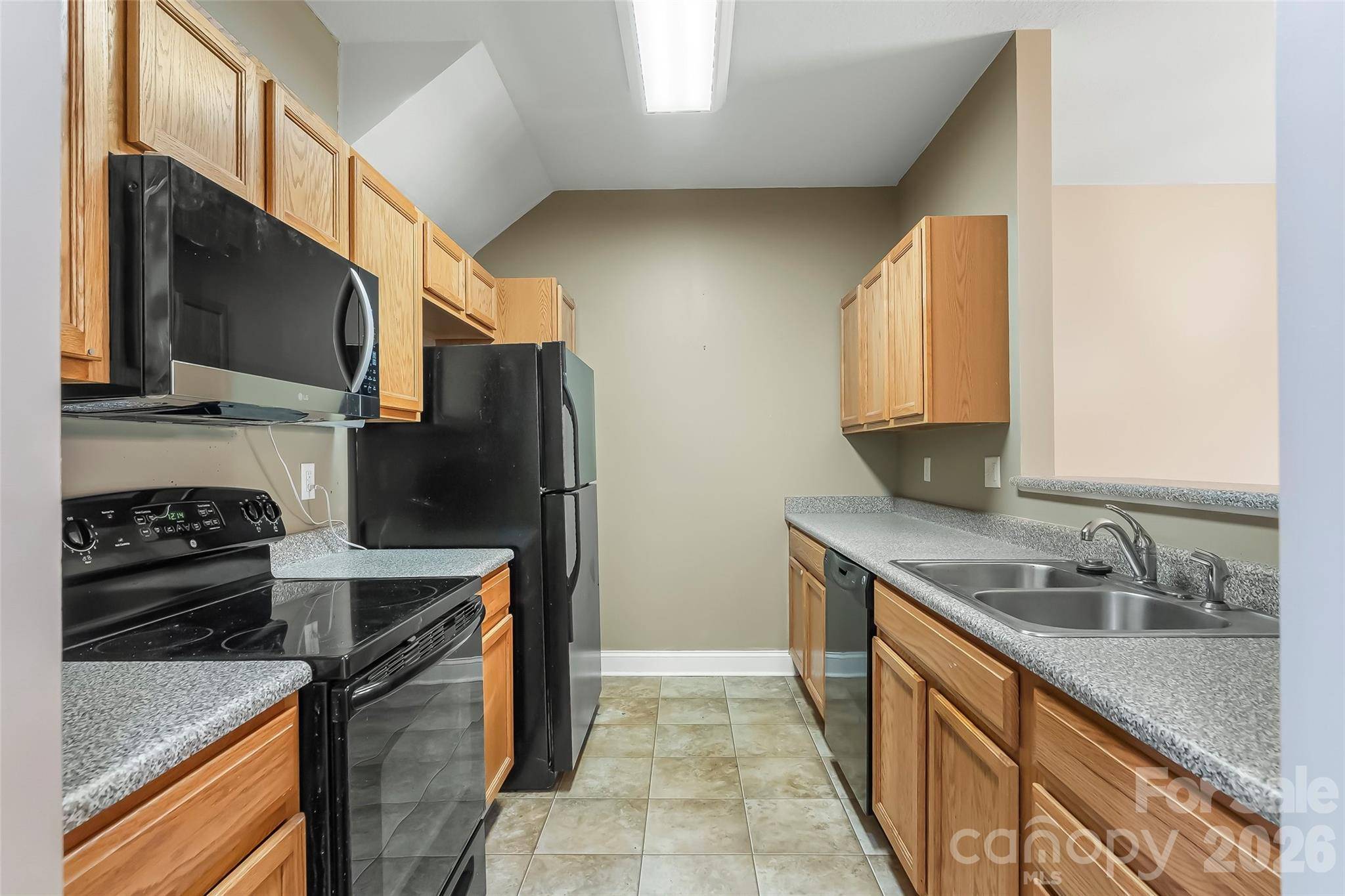123 Foxden DR #103, Fletcher, NC 28732