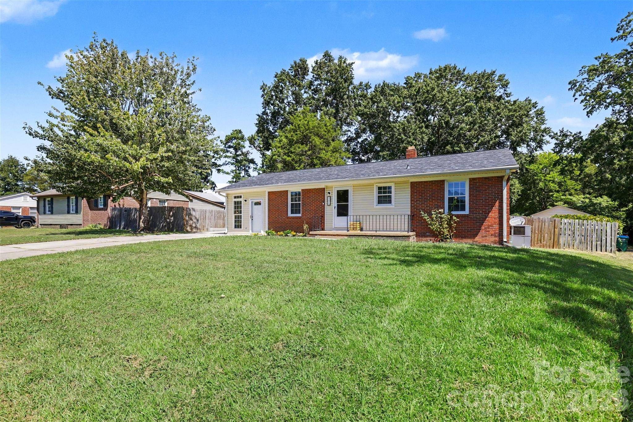 105 Marine DR, Pineville, NC 28134