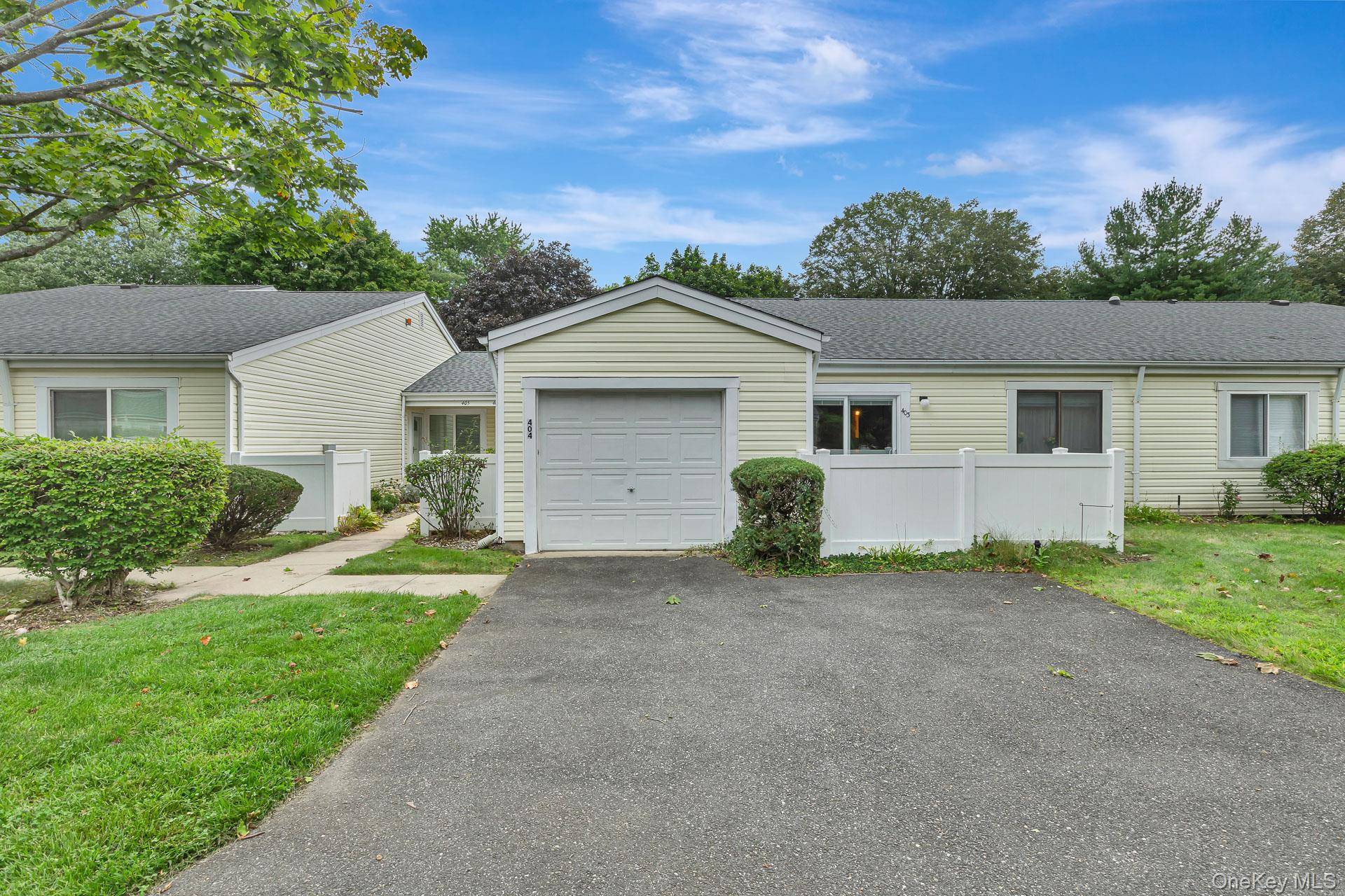 403 Cabot CT, Saint James, NY 11780