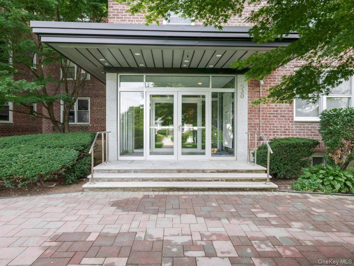 530 Dubois AVE #2C, Valley Stream, NY 11581