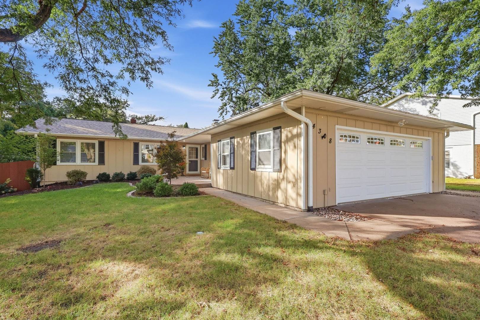 4308 Wittman DR, Davenport, IA 52806
