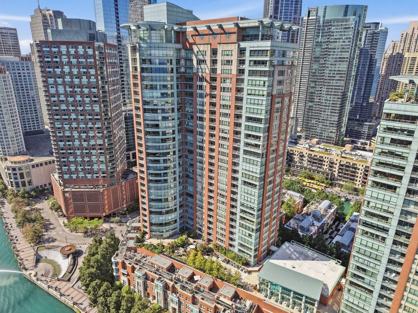 415 E North Water ST #2805, Chicago, IL 60611