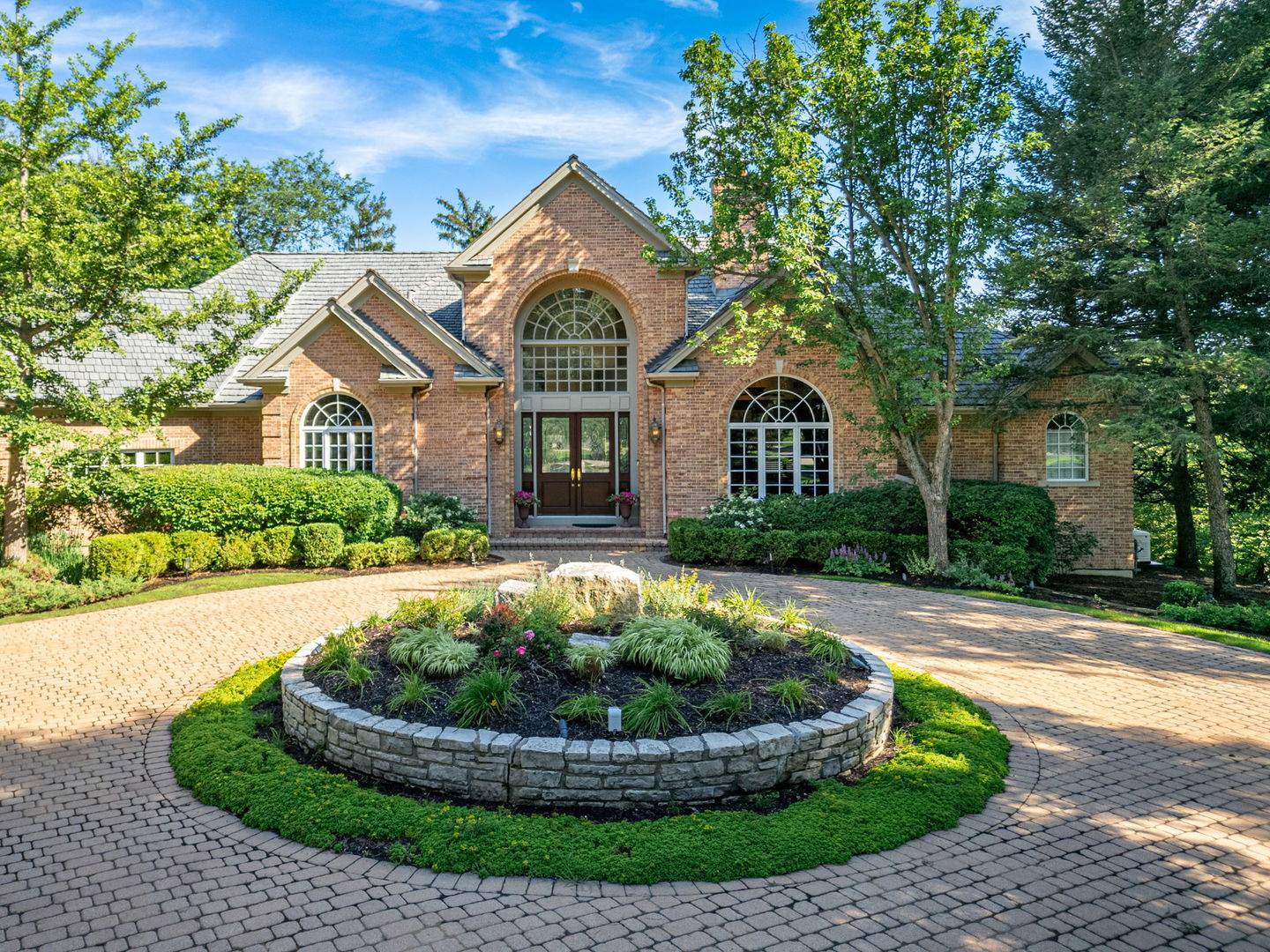 5 Hillburn CT, North Barrington, IL 60010