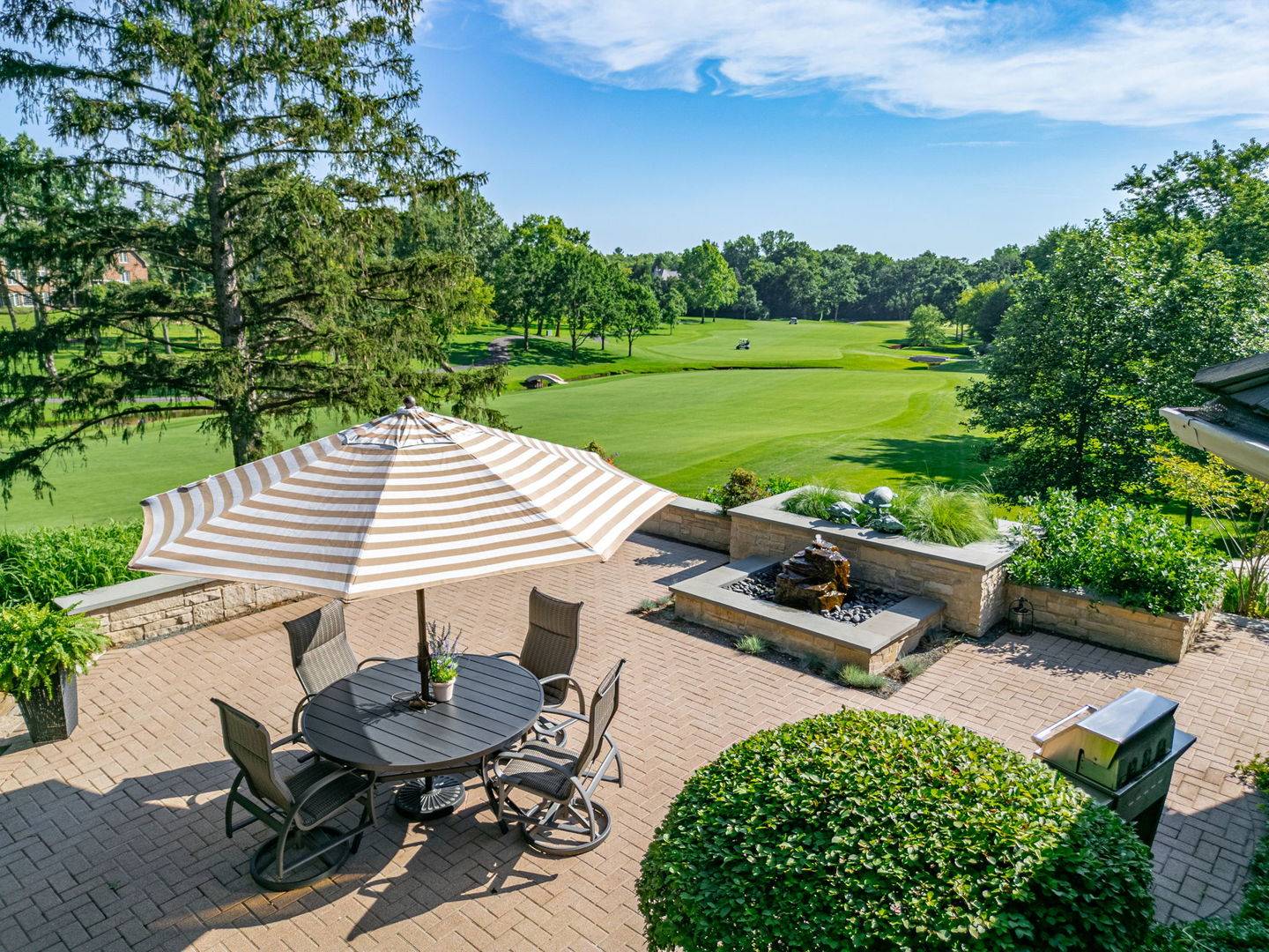 5 Hillburn CT, North Barrington, IL 60010