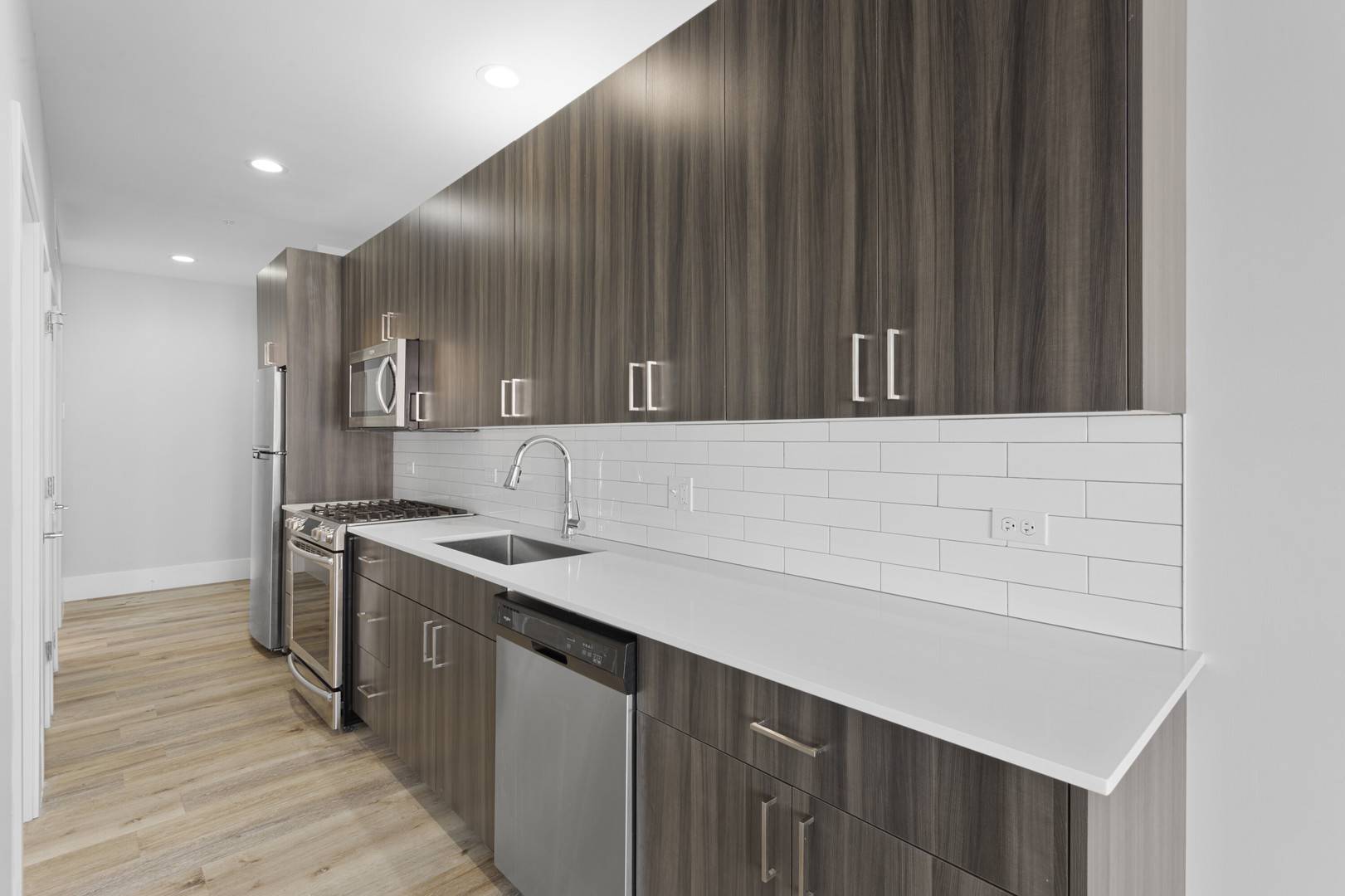 1531 W Howard AVE #210, Chicago, IL 60626