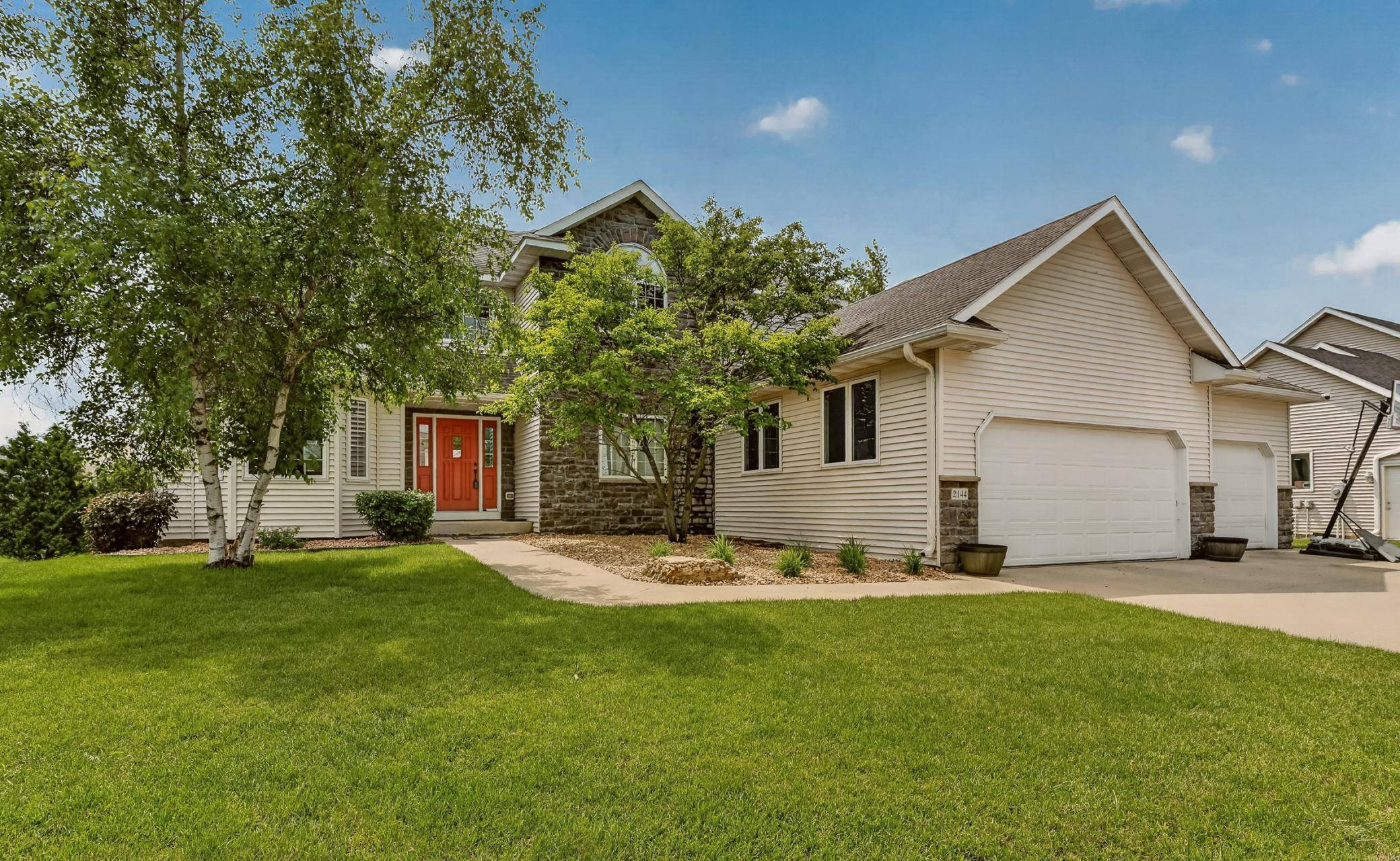 2144 Jade LN NE, Rochester, MN 55906