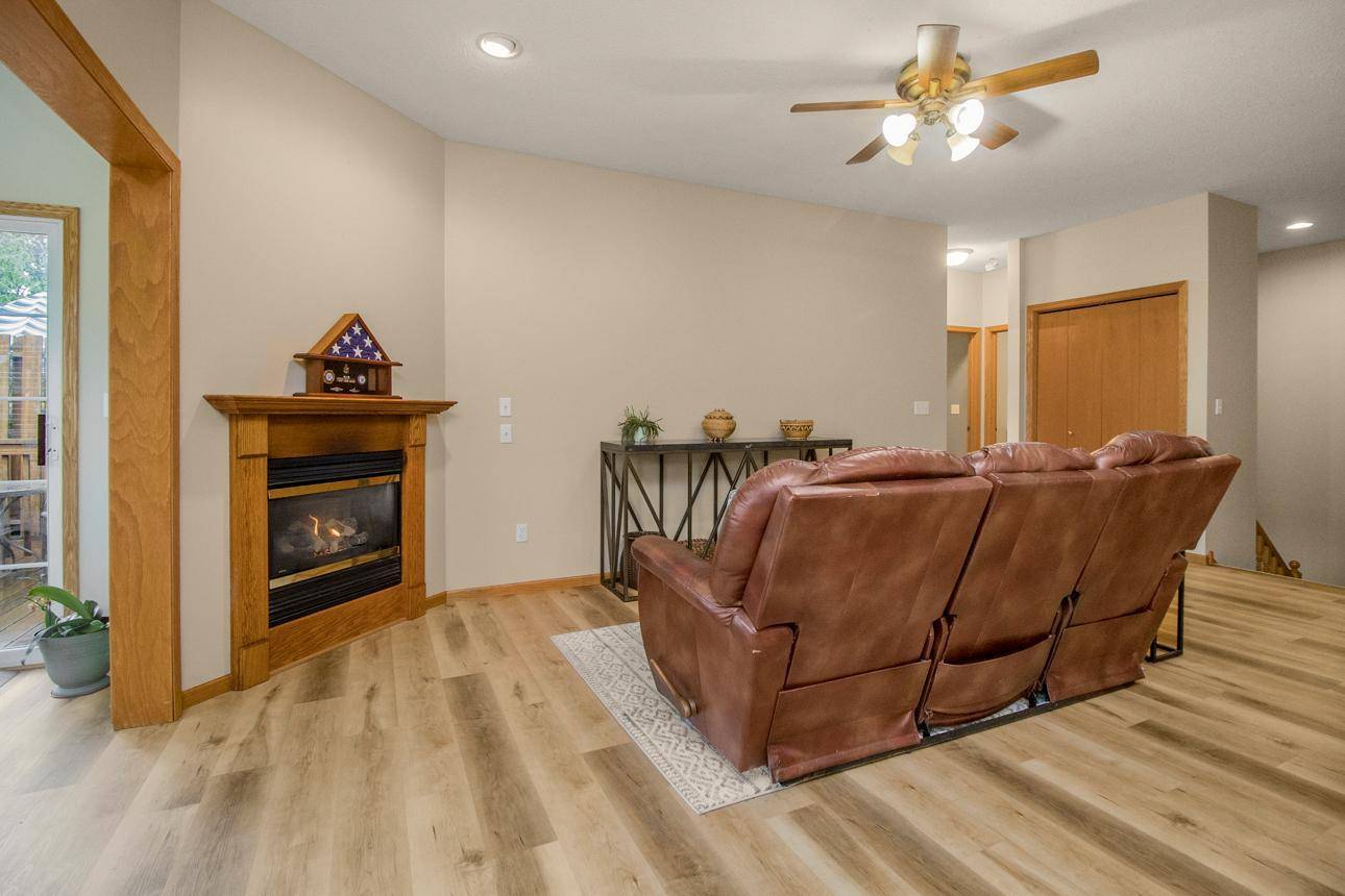 1105 Iris DR, White Bear Lake, MN 55127
