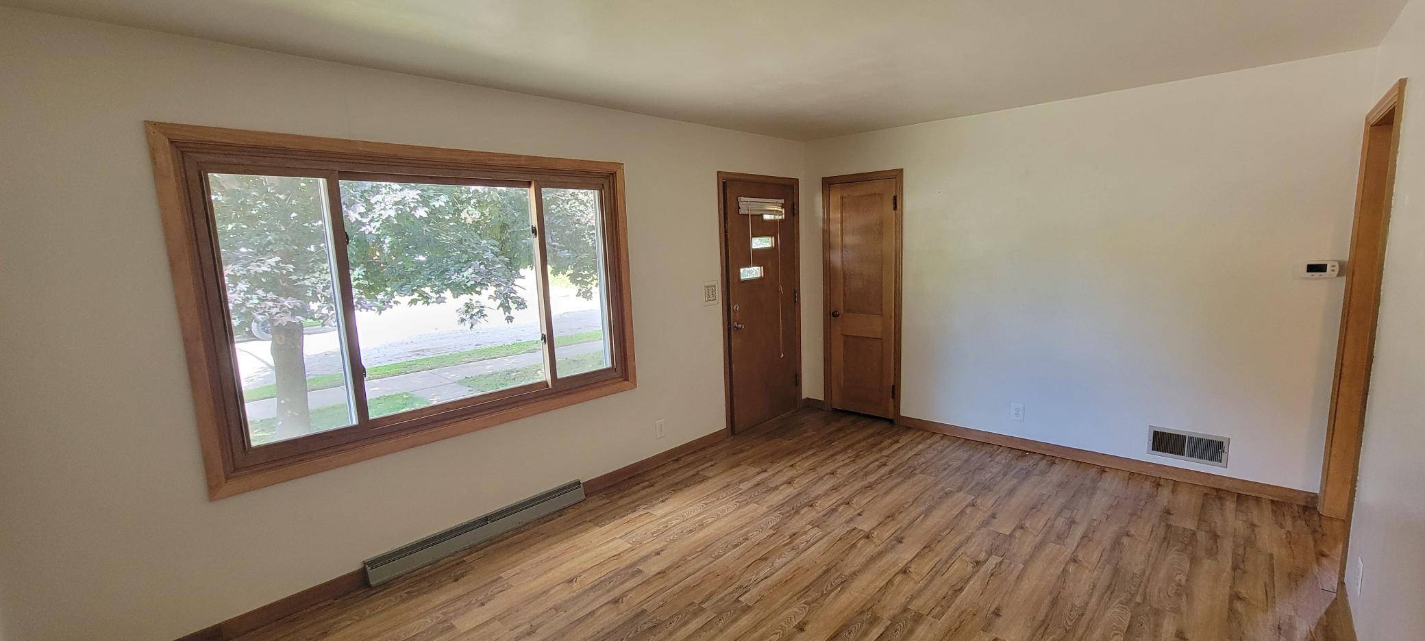 1014 Saint Peter AVE, Albert Lea, MN 56007