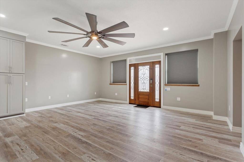 202 N Avenue D, Clifton, TX 76634