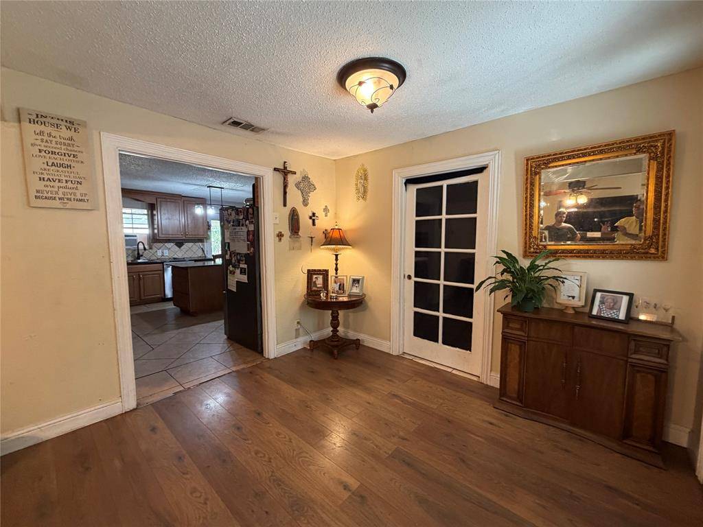 1333 Springlake Drive, Dallas, TX 75217