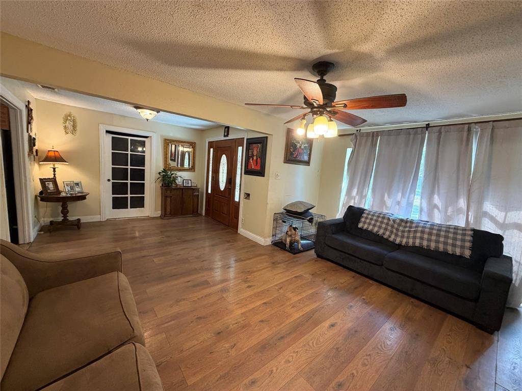 1333 Springlake Drive, Dallas, TX 75217
