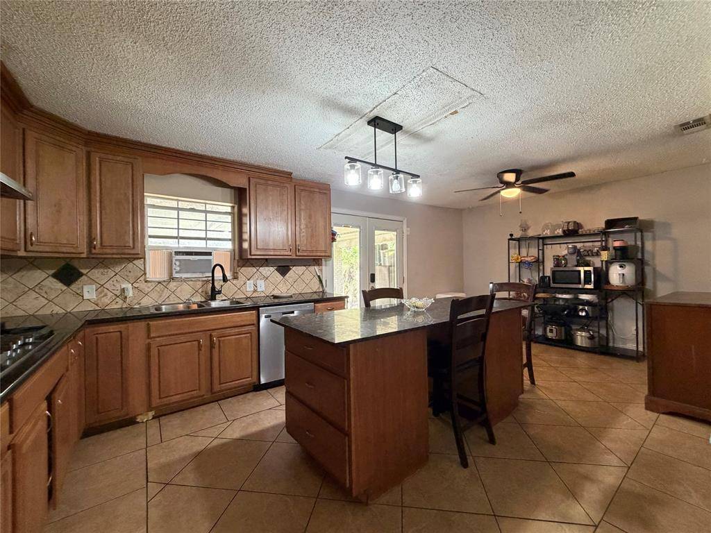 1333 Springlake Drive, Dallas, TX 75217