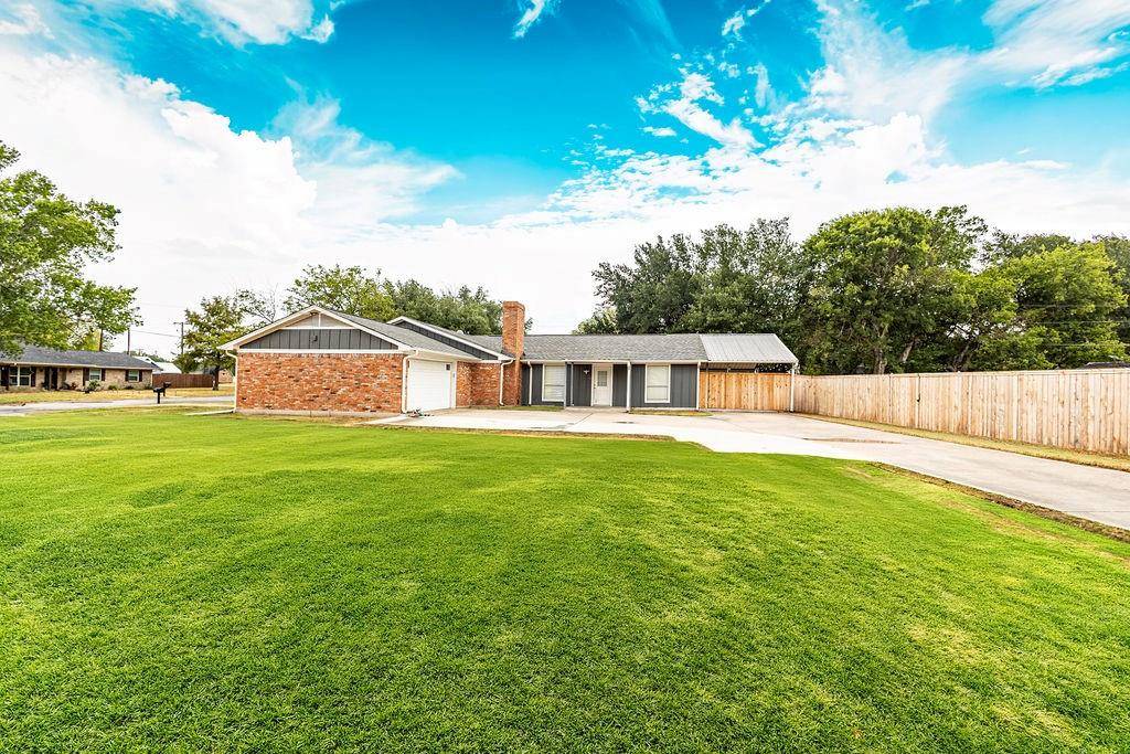 3005 Choctaw Road, Commerce, TX 75428