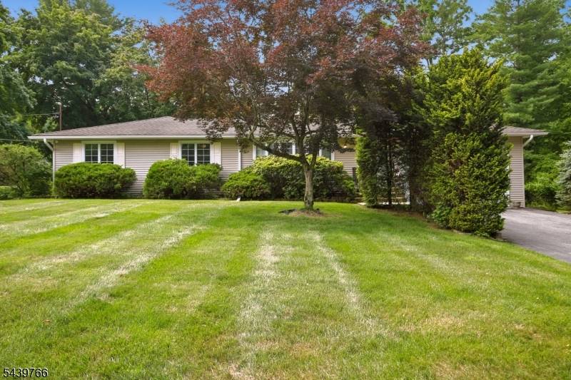41 Carey Rd, Roxbury Twp., NJ 07876